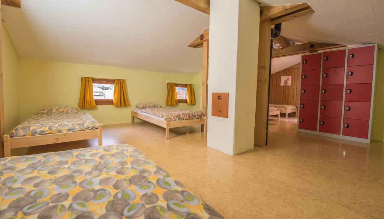 Albergue Schutzenbach Backpackers For Adults 18-35 Lauterbrunnen Exterior foto